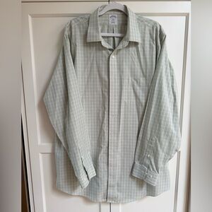 Brooks Brothers mens dress button down shirt the original traditional fit.
